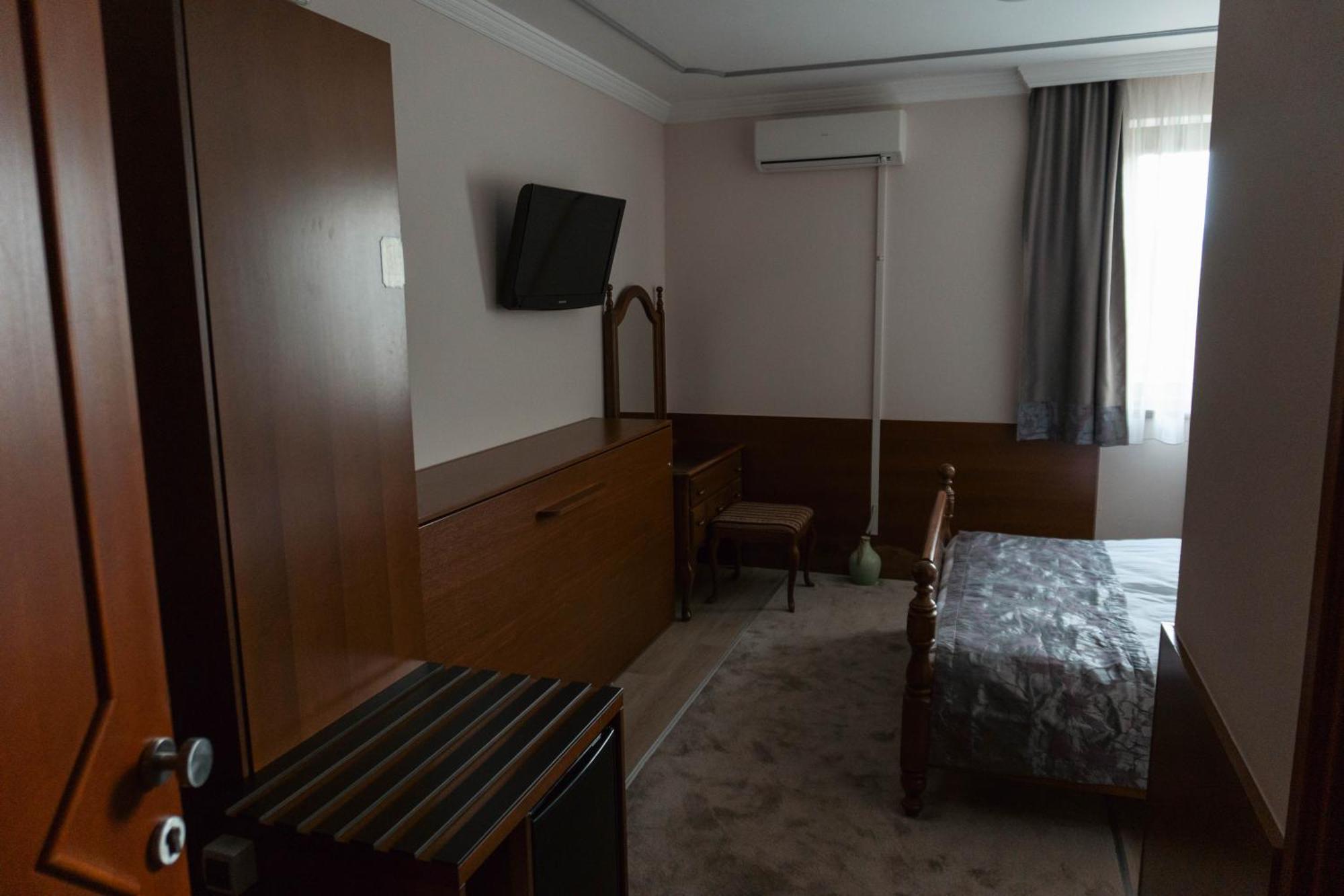 Hotel Bosna 1 Ilidža エクステリア 写真
