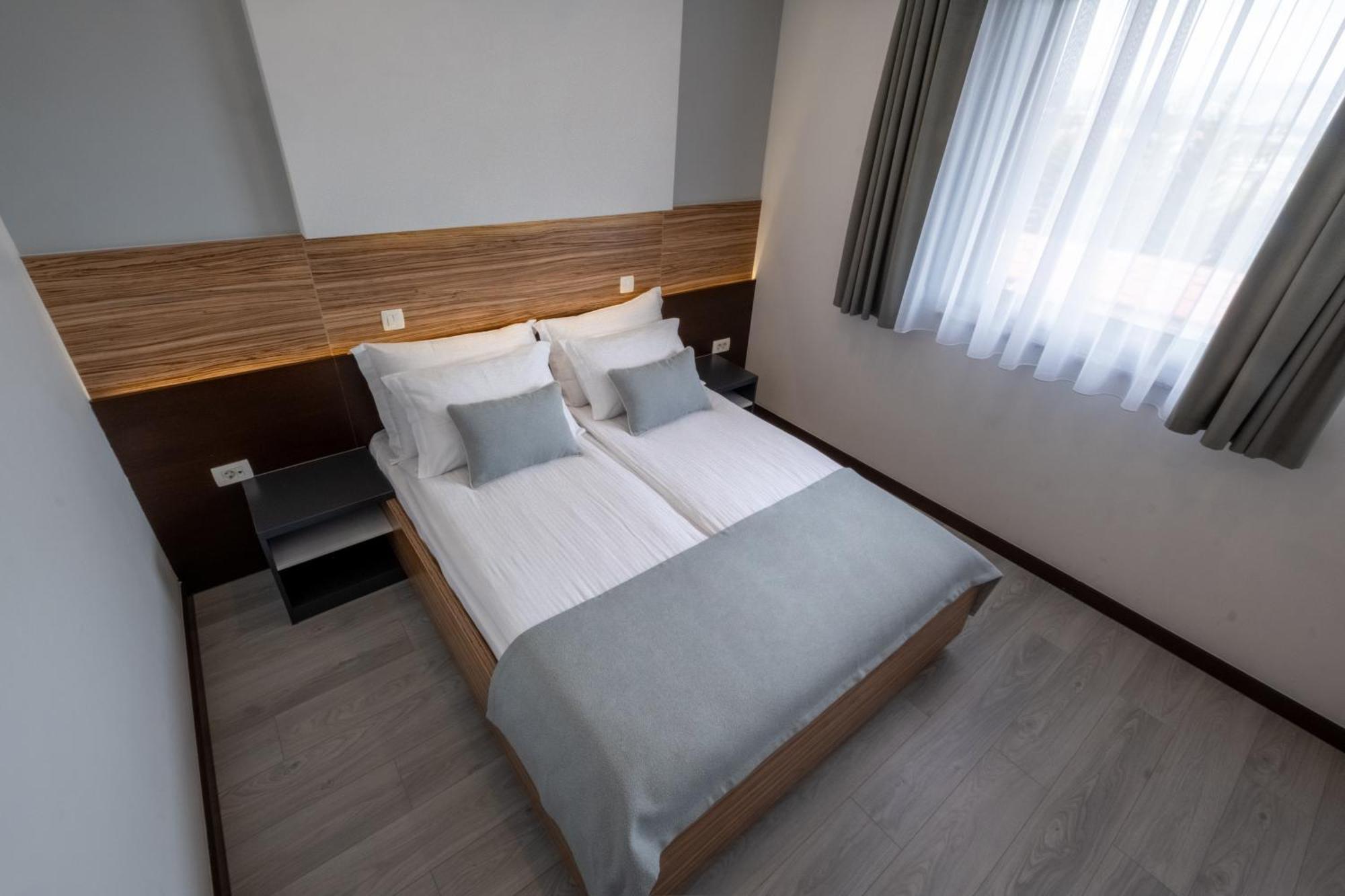 Hotel Bosna 1 Ilidža エクステリア 写真