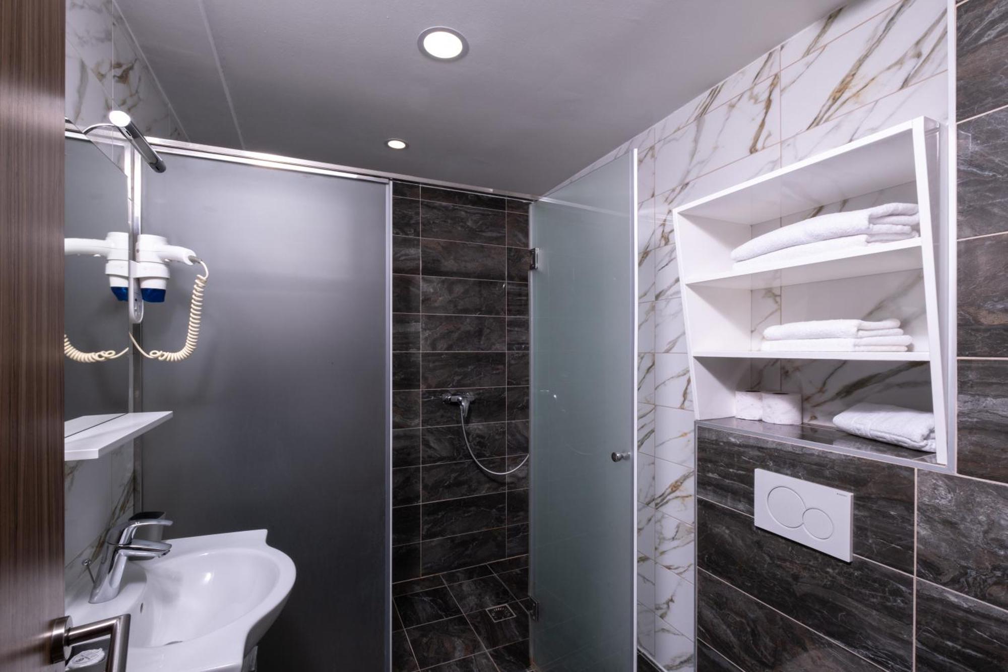 Hotel Bosna 1 Ilidža エクステリア 写真